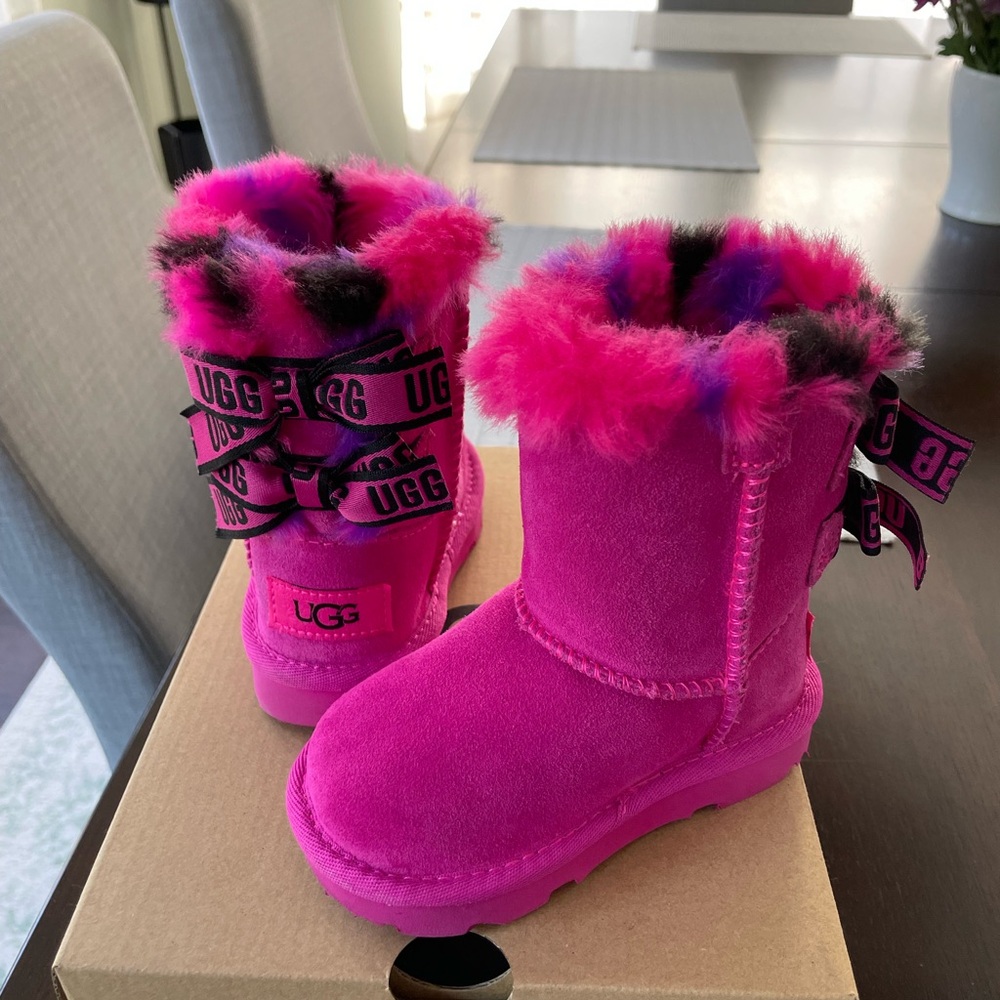Toddler UGG Bailey Bow Plaid Punk Boots - Like New